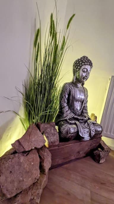 Im Lehm-fachwerkhaus Mit 3 Einzelnen Schlafzimmern Je Mit Tv Apartment *
