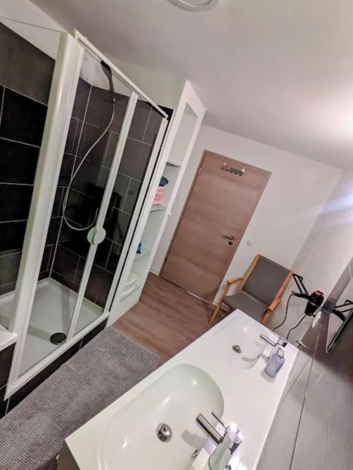 Apartment Im Lehm-fachwerkhaus Mit 3 Einzelnen Schlafzimmern Je Mit Tv Erfurt