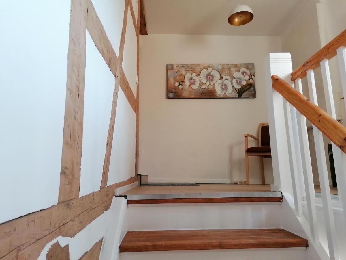 Im Lehm-fachwerkhaus Mit 3 Einzelnen Schlafzimmern Je Mit Tv *